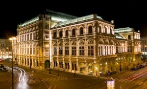 Teatro-dellopera-di-Vienna-586x359